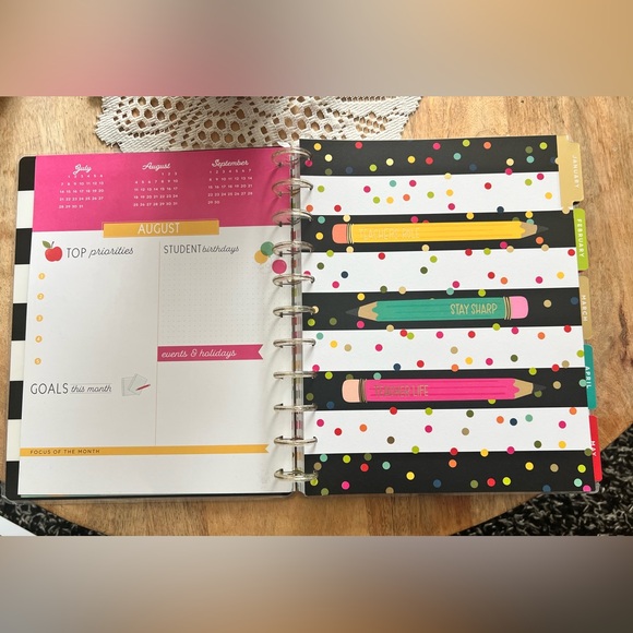 🎄🌟 Christmas Special 🌟🎄
Big Teacher Happy Planner - Picture 5 of 6